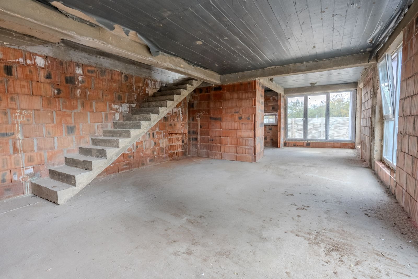 40ef766a-a4a9-41f1-aef5-eaa1a71325b4